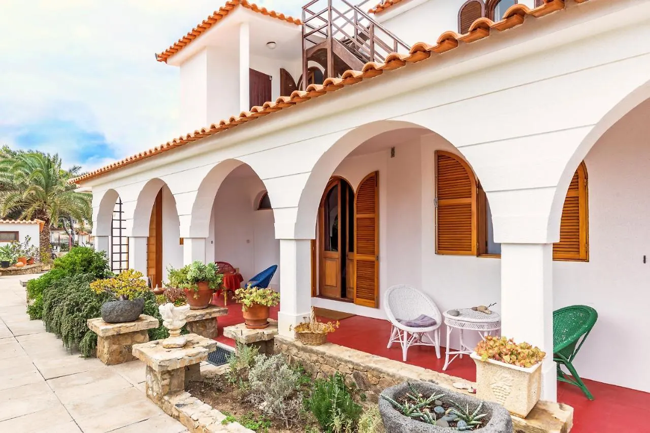 Theresia'S Porto Santo Homestay